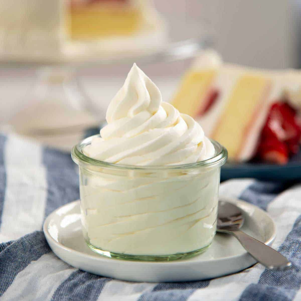 Stop Deflating Whipped Cream: Stabilize with Gelatin for Perfect Desserts
